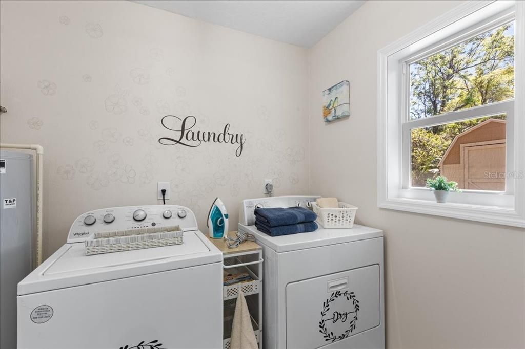 Active With Contract: $239,900 (3 beds, 1 baths, 1096 Square Feet)