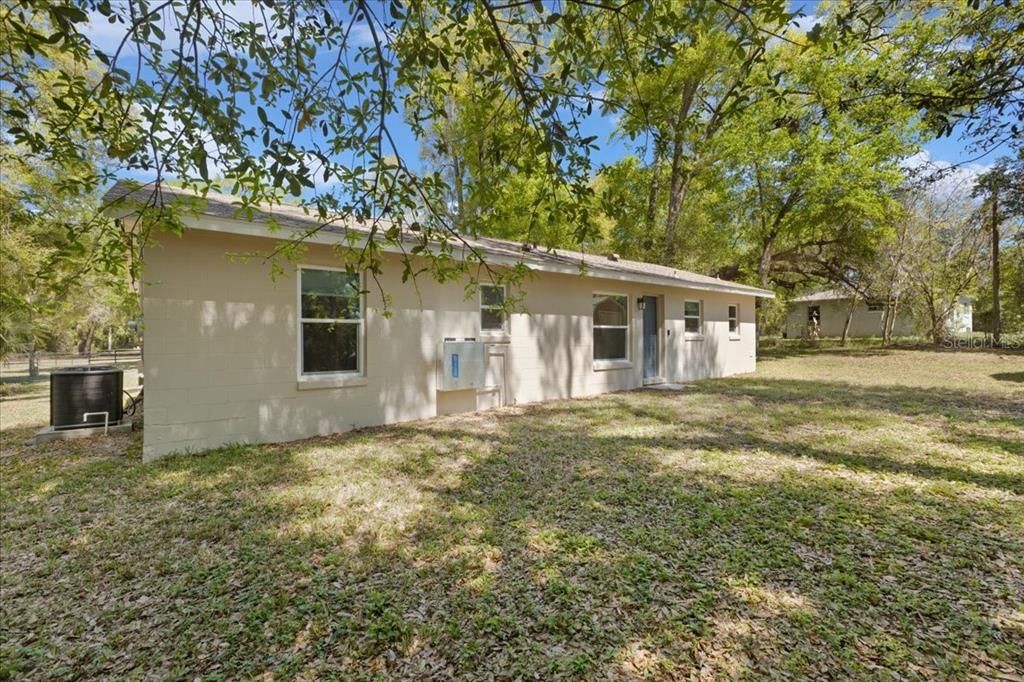 Active With Contract: $239,900 (3 beds, 1 baths, 1096 Square Feet)