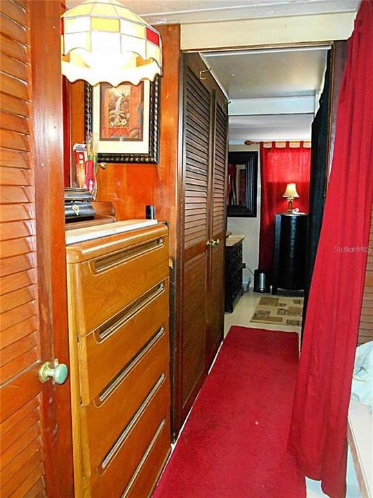 На продажу: $69,900 (2 спален, 1 ванн, 460 Квадратных фут)