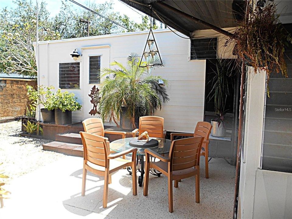 На продажу: $69,900 (2 спален, 1 ванн, 460 Квадратных фут)