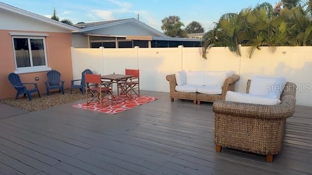 For Rent: $4,400 (2 beds, 2 baths, 1150 Square Feet)