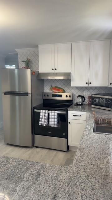 For Rent: $4,400 (2 beds, 2 baths, 1150 Square Feet)