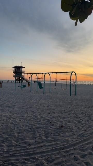 For Rent: $4,400 (2 beds, 2 baths, 1150 Square Feet)