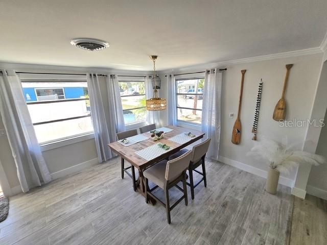 For Rent: $4,400 (2 beds, 2 baths, 1150 Square Feet)