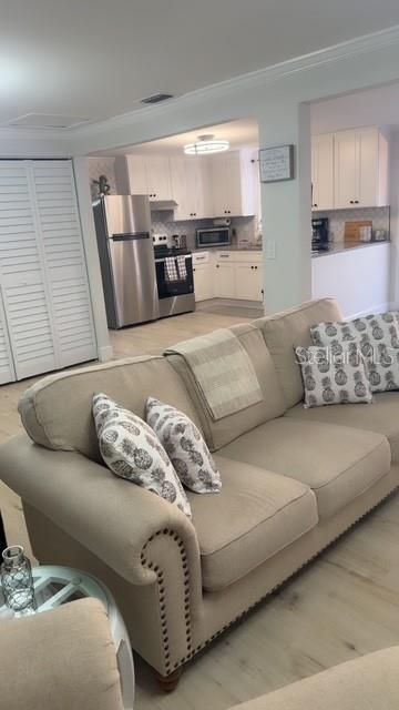 For Rent: $4,400 (2 beds, 2 baths, 1150 Square Feet)