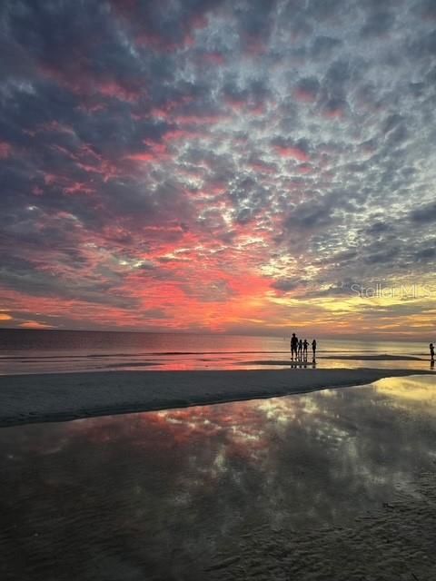 For Rent: $4,400 (2 beds, 2 baths, 1150 Square Feet)