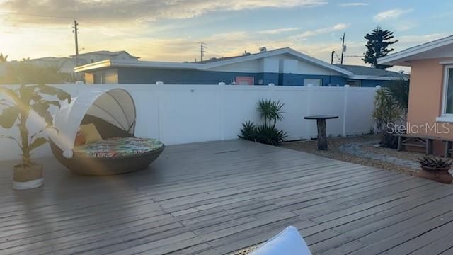 For Rent: $4,400 (2 beds, 2 baths, 1150 Square Feet)