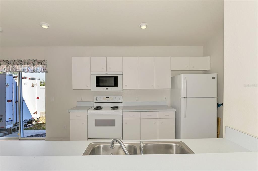 Activo con contrato: $240,000 (3 camas, 2 baños, 1491 Pies cuadrados)