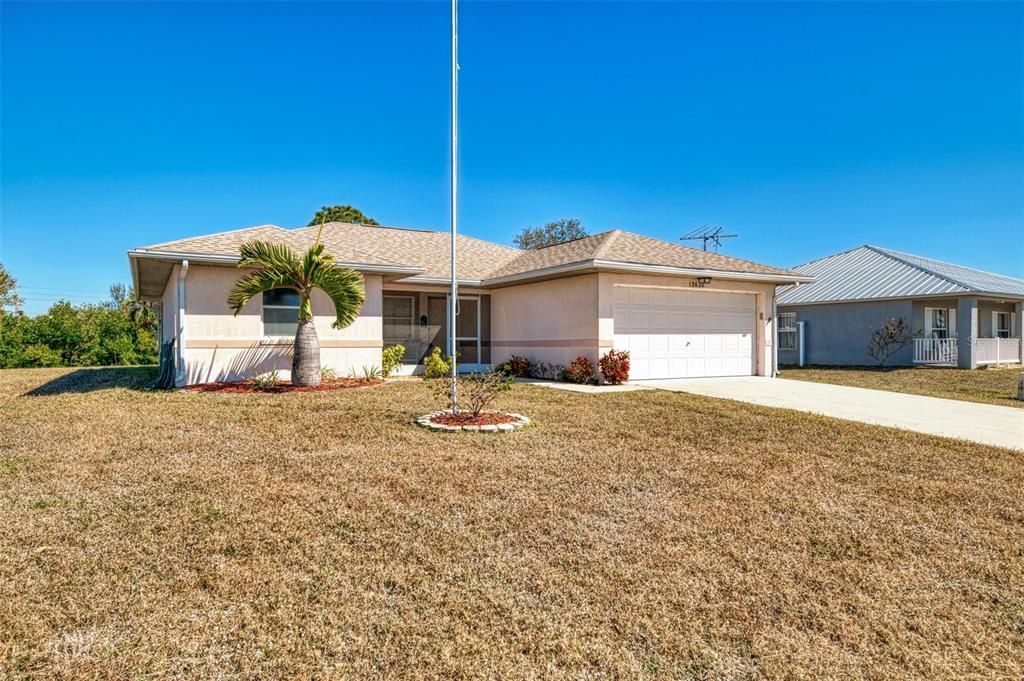 Activo con contrato: $240,000 (3 camas, 2 baños, 1491 Pies cuadrados)