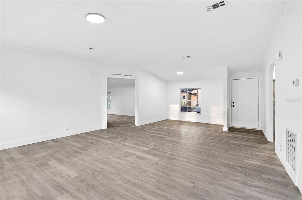 En Venta: $219,000 (3 camas, 2 baños, 2240 Pies cuadrados)