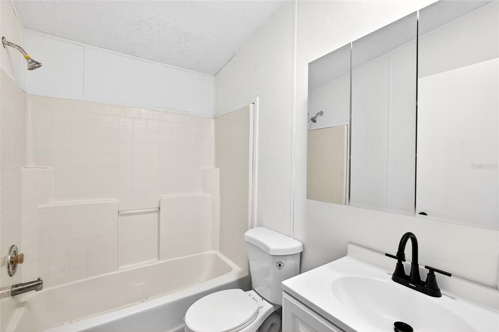 En Venta: $219,000 (3 camas, 2 baños, 2240 Pies cuadrados)