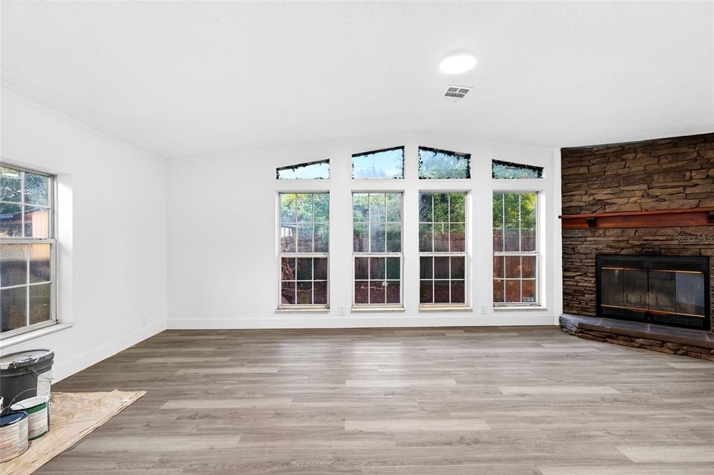 En Venta: $219,000 (3 camas, 2 baños, 2240 Pies cuadrados)
