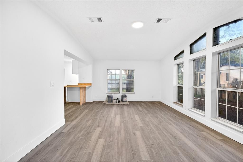 En Venta: $219,000 (3 camas, 2 baños, 2240 Pies cuadrados)