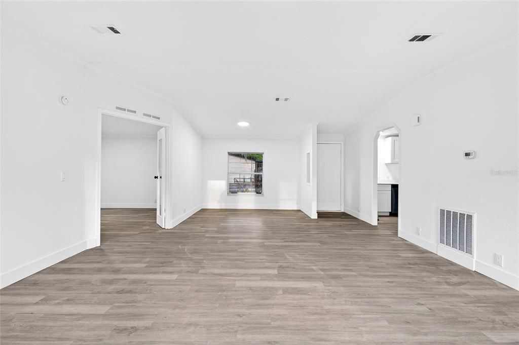 En Venta: $219,000 (3 camas, 2 baños, 2240 Pies cuadrados)