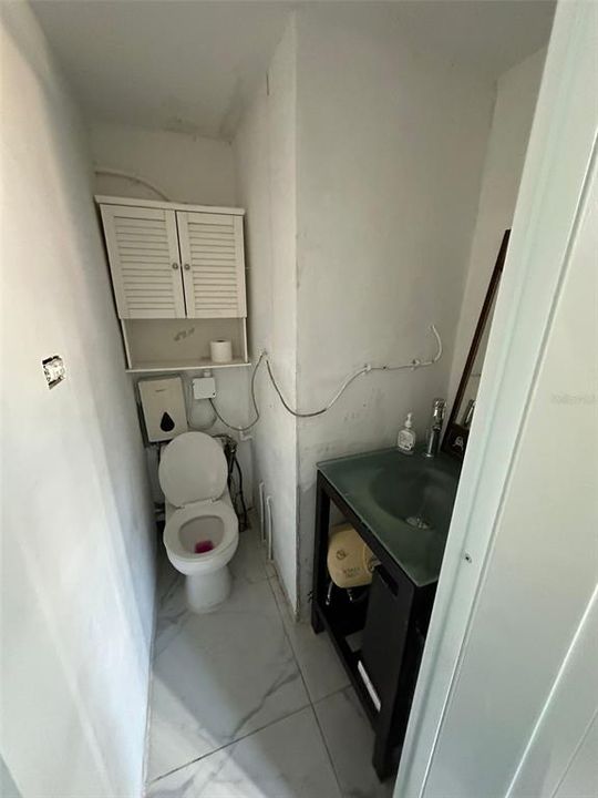 For Sale: $240,000 (3 beds, 1 baths, 2600 Square Feet)