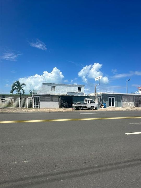 For Sale: $240,000 (3 beds, 1 baths, 2600 Square Feet)