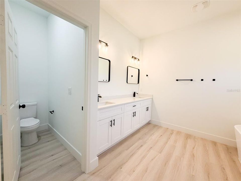 Active With Contract: $289,000 (4 beds, 2 baths, 1903 Square Feet)
