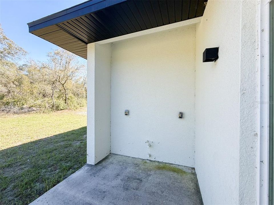 Active With Contract: $289,000 (4 beds, 2 baths, 1903 Square Feet)