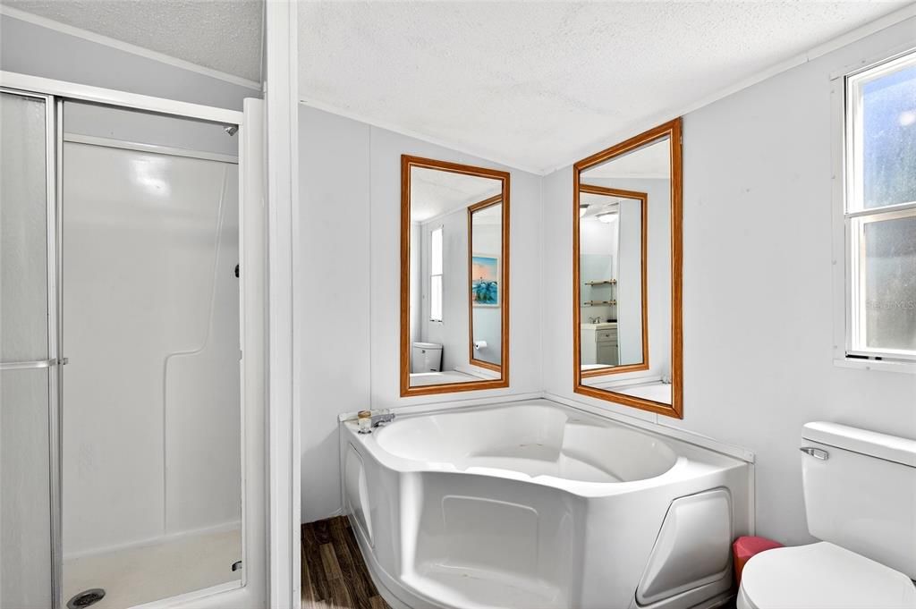 For Sale: $182,000 (3 beds, 2 baths, 1187 Square Feet)
