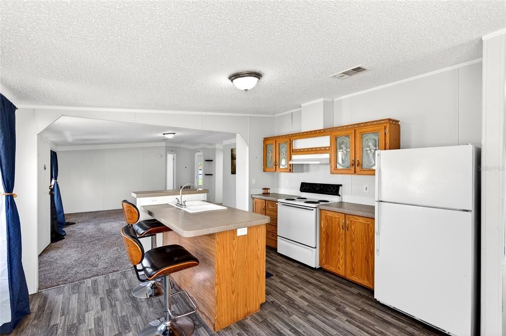 For Sale: $182,000 (3 beds, 2 baths, 1187 Square Feet)