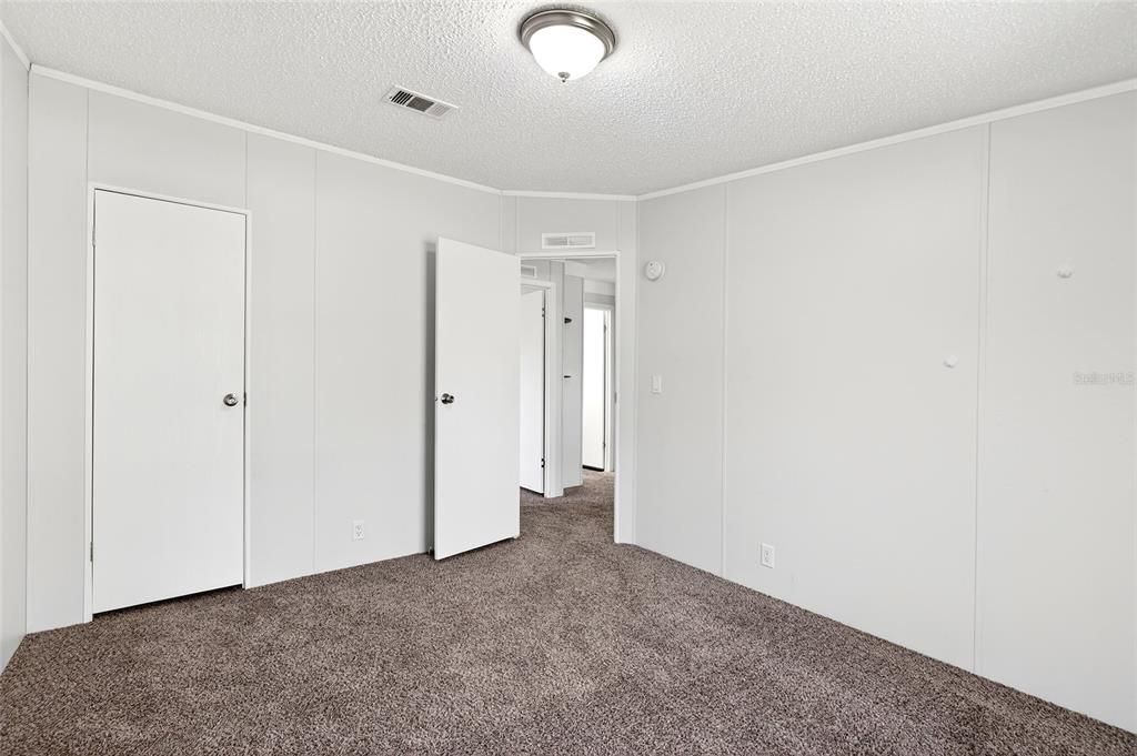 For Sale: $182,000 (3 beds, 2 baths, 1187 Square Feet)