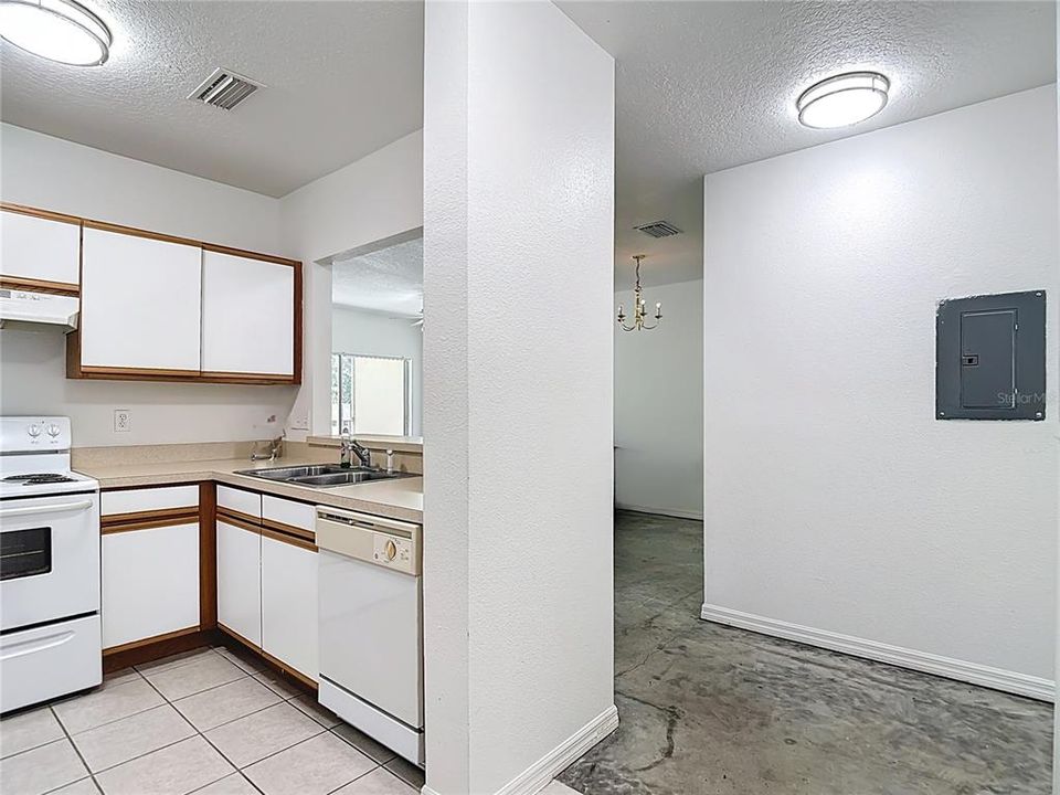 For Sale: $174,900 (3 beds, 2 baths, 1151 Square Feet)