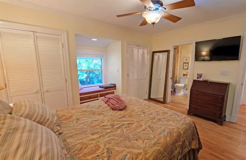 Activo con contrato: $599,000 (3 camas, 3 baños, 1354 Pies cuadrados)