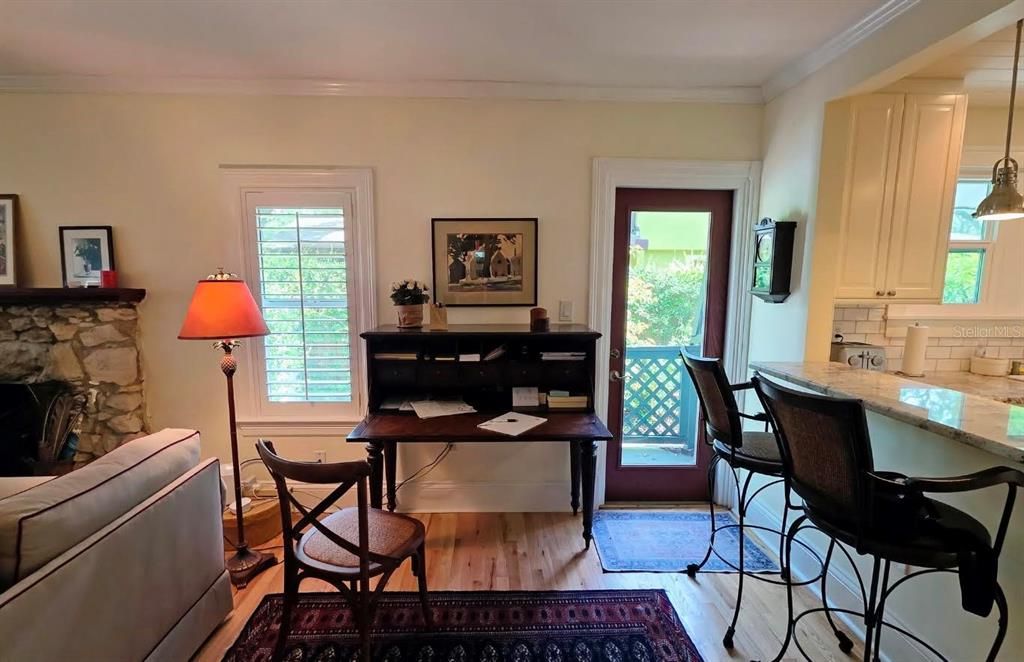 Activo con contrato: $599,000 (3 camas, 3 baños, 1354 Pies cuadrados)