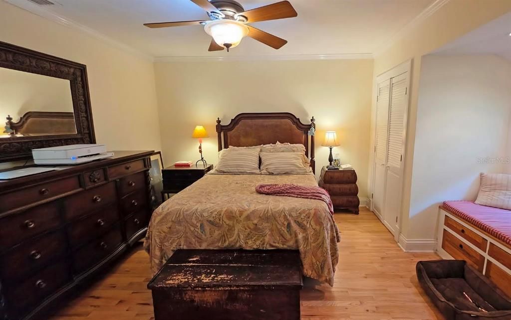 Activo con contrato: $599,000 (3 camas, 3 baños, 1354 Pies cuadrados)