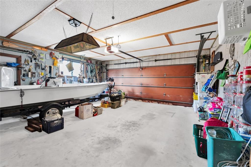 Activo con contrato: $427,000 (4 camas, 3 baños, 2909 Pies cuadrados)