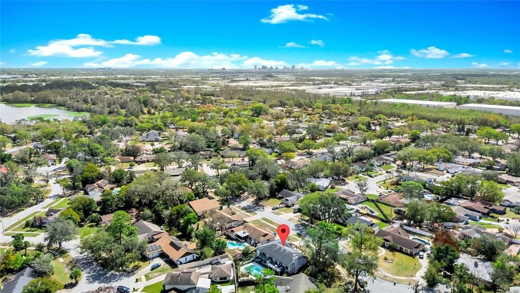 Activo con contrato: $427,000 (4 camas, 3 baños, 2909 Pies cuadrados)