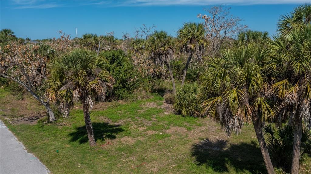 На продажу: $97,000 (0.23 acres)