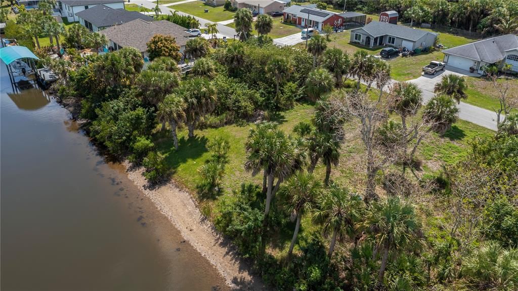 На продажу: $97,000 (0.23 acres)