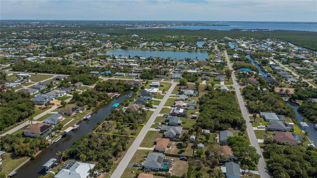 На продажу: $97,000 (0.23 acres)