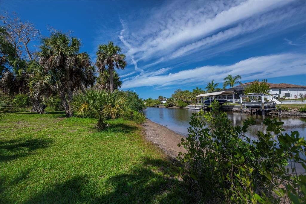 На продажу: $97,000 (0.23 acres)