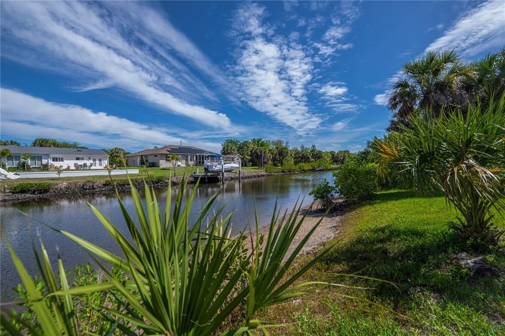 На продажу: $97,000 (0.23 acres)