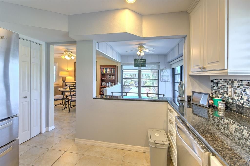 En Venta: $269,900 (2 camas, 2 baños, 1131 Pies cuadrados)