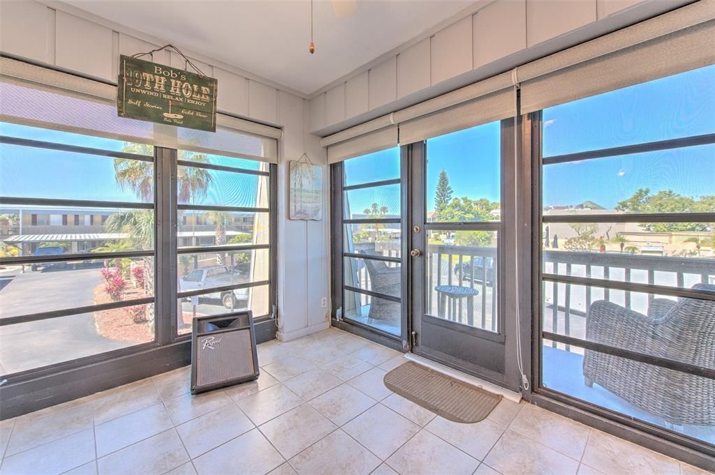 En Venta: $269,900 (2 camas, 2 baños, 1131 Pies cuadrados)