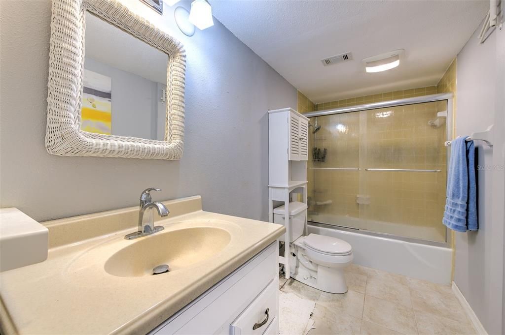 En Venta: $269,900 (2 camas, 2 baños, 1131 Pies cuadrados)