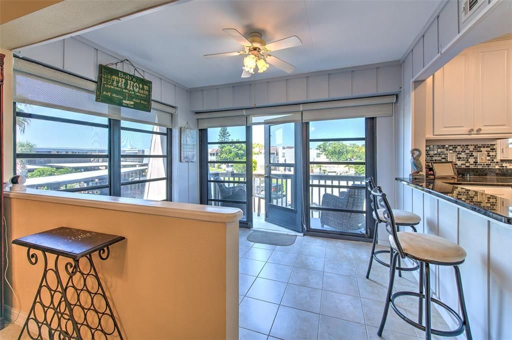 En Venta: $269,900 (2 camas, 2 baños, 1131 Pies cuadrados)