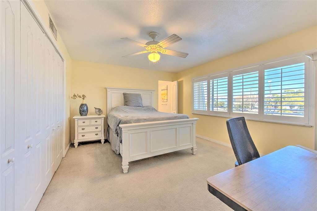 En Venta: $269,900 (2 camas, 2 baños, 1131 Pies cuadrados)