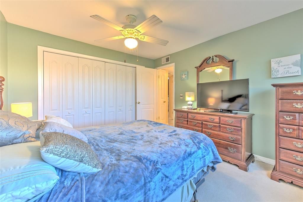 En Venta: $269,900 (2 camas, 2 baños, 1131 Pies cuadrados)