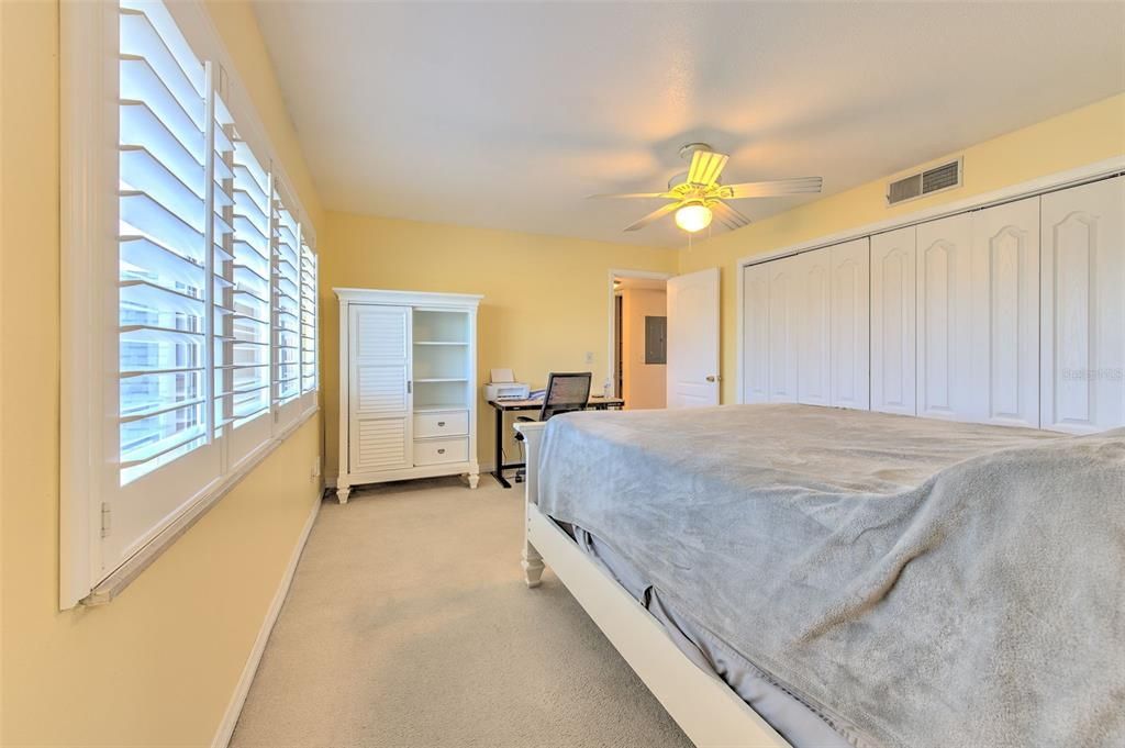 En Venta: $269,900 (2 camas, 2 baños, 1131 Pies cuadrados)