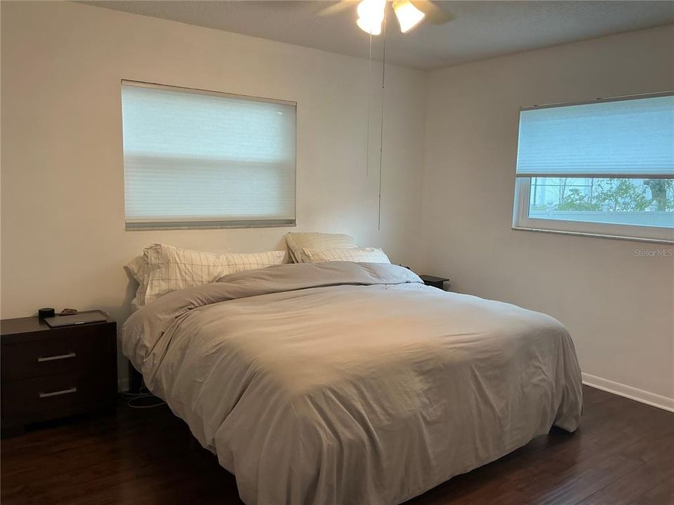 Activo con contrato: $1,600 (2 camas, 2 baños, 835 Pies cuadrados)