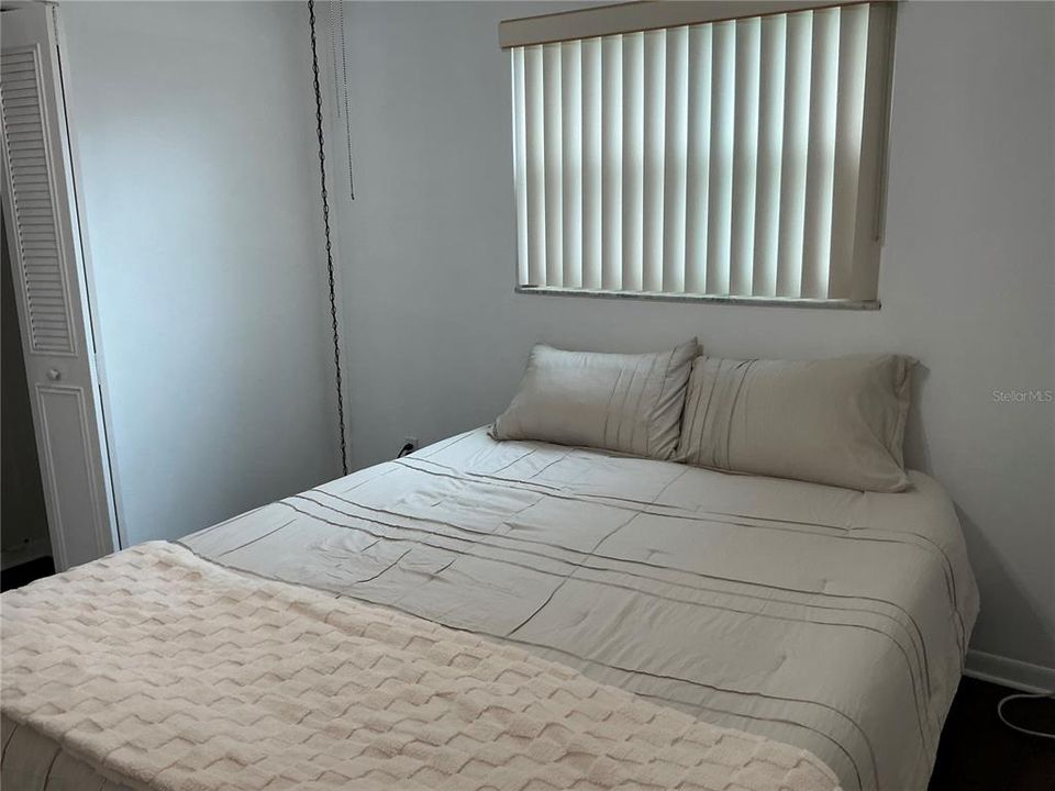 Activo con contrato: $1,600 (2 camas, 2 baños, 835 Pies cuadrados)