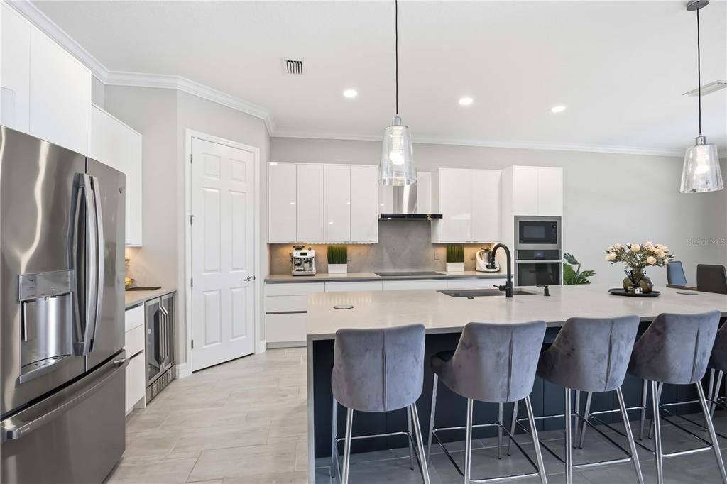 Activo con contrato: $1,200,000 (3 camas, 3 baños, 2440 Pies cuadrados)