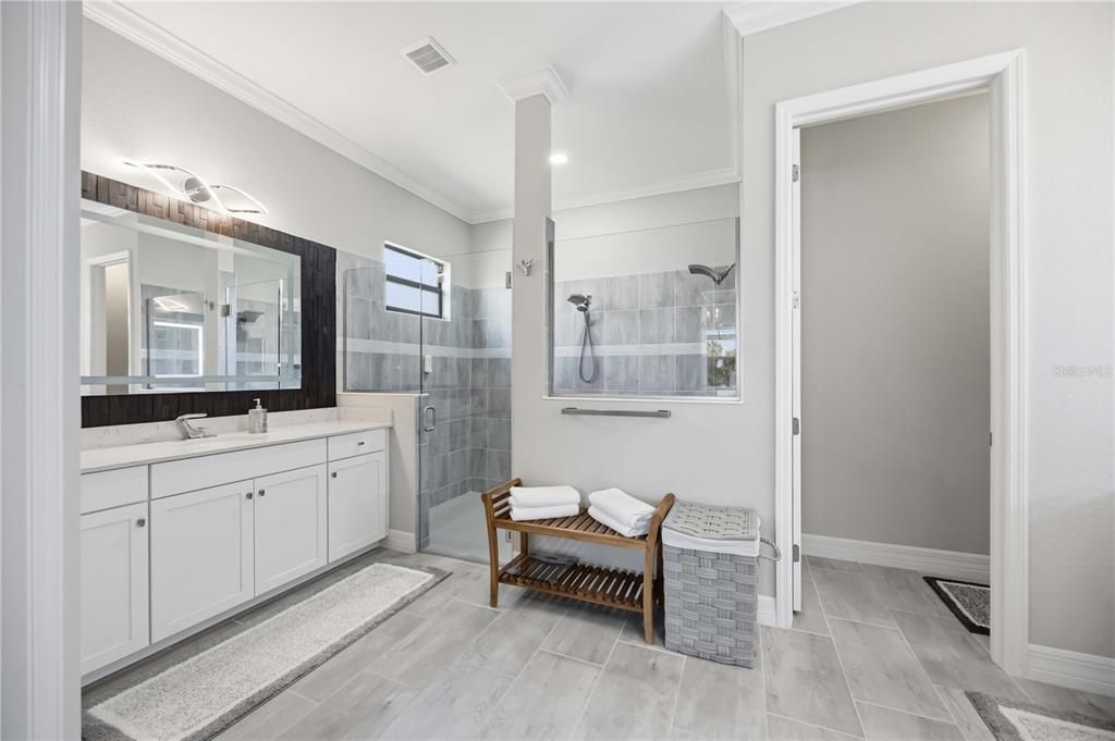 Activo con contrato: $1,200,000 (3 camas, 3 baños, 2440 Pies cuadrados)