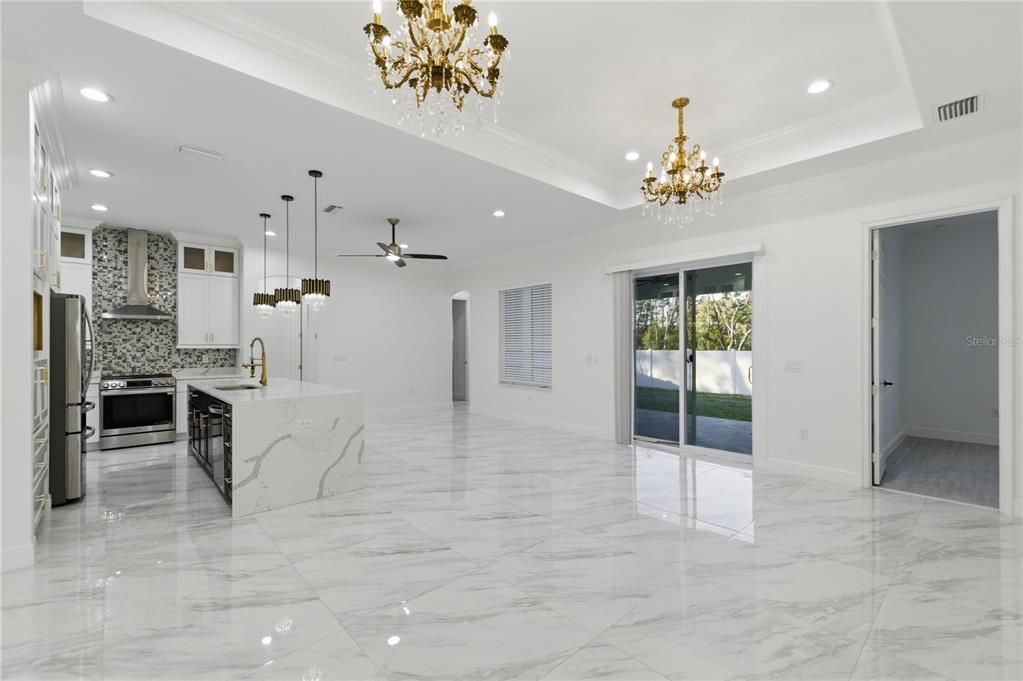 En Venta: $444,800 (5 camas, 4 baños, 2472 Pies cuadrados)