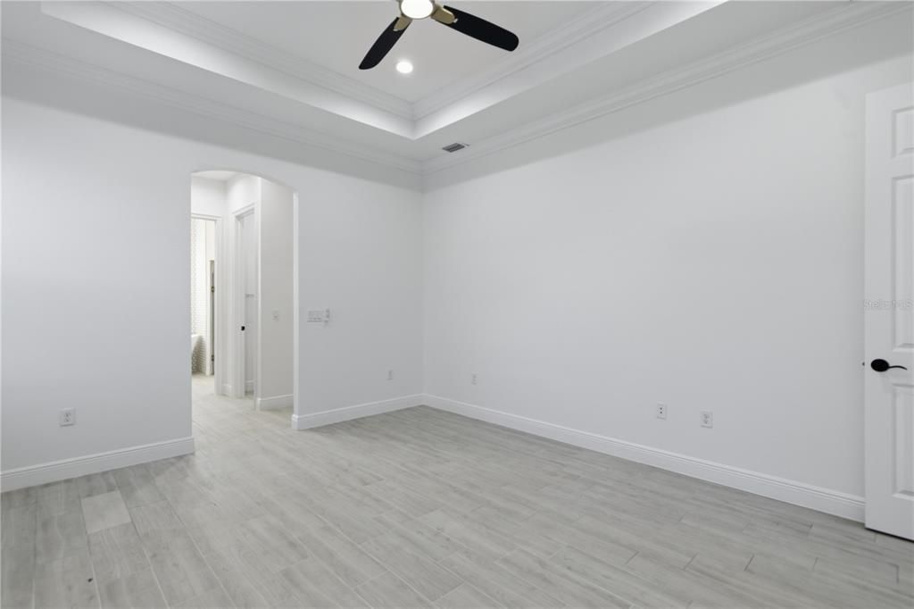 En Venta: $444,800 (5 camas, 4 baños, 2472 Pies cuadrados)