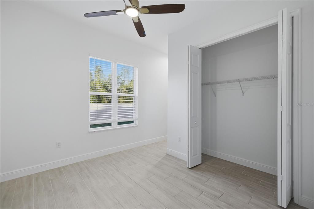 En Venta: $444,800 (5 camas, 4 baños, 2472 Pies cuadrados)